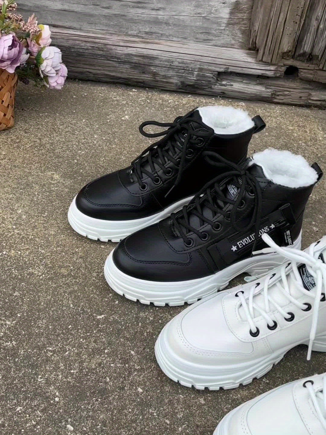 Women's Platform Sneakers - Casual Lace-Up Plush Lined Short Boots 👟❄️