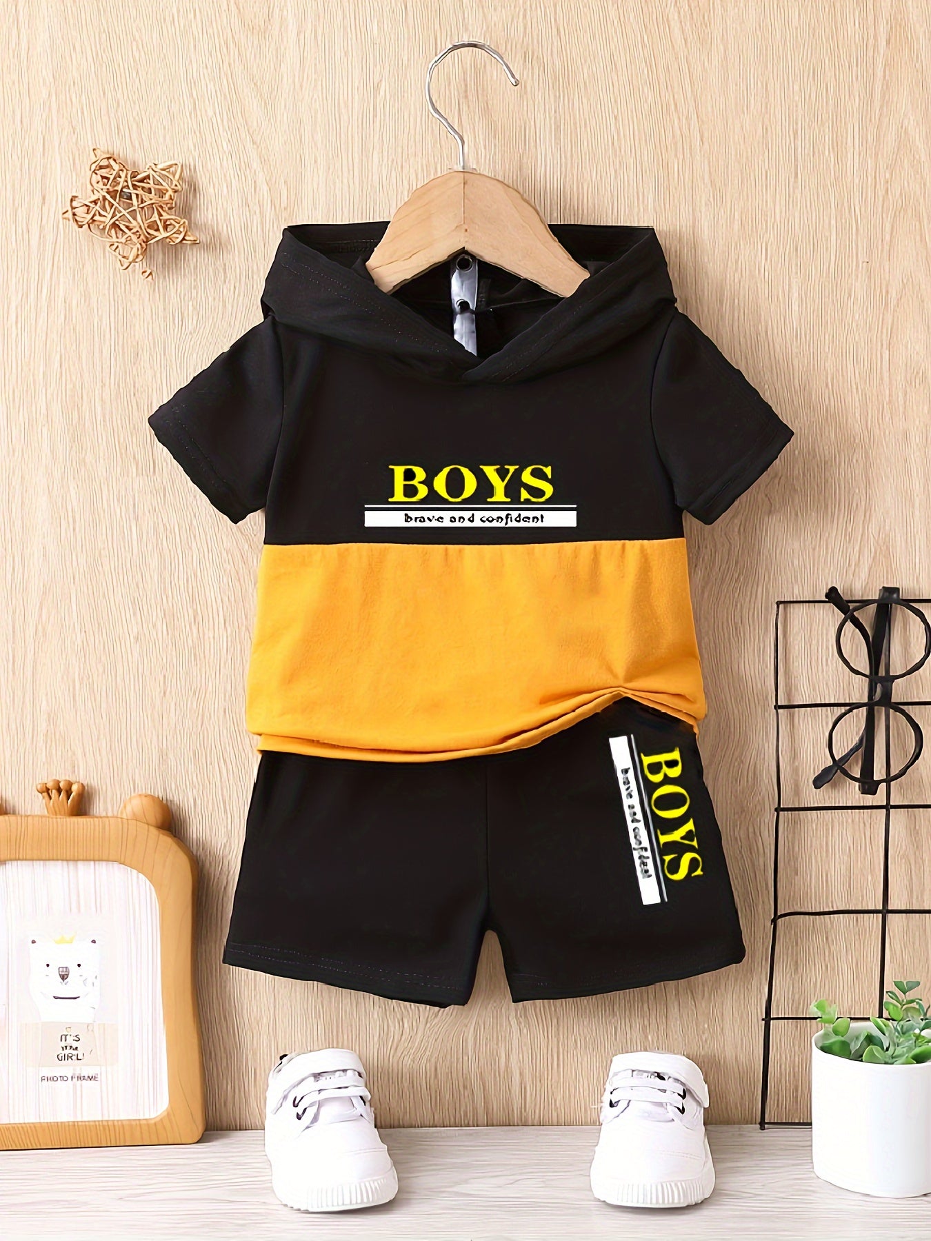 🌟 2-Piece Infant & Toddler Color Clash Summer Outfit – Letter Print Hooded T-Shirt & Casual Shorts 👶