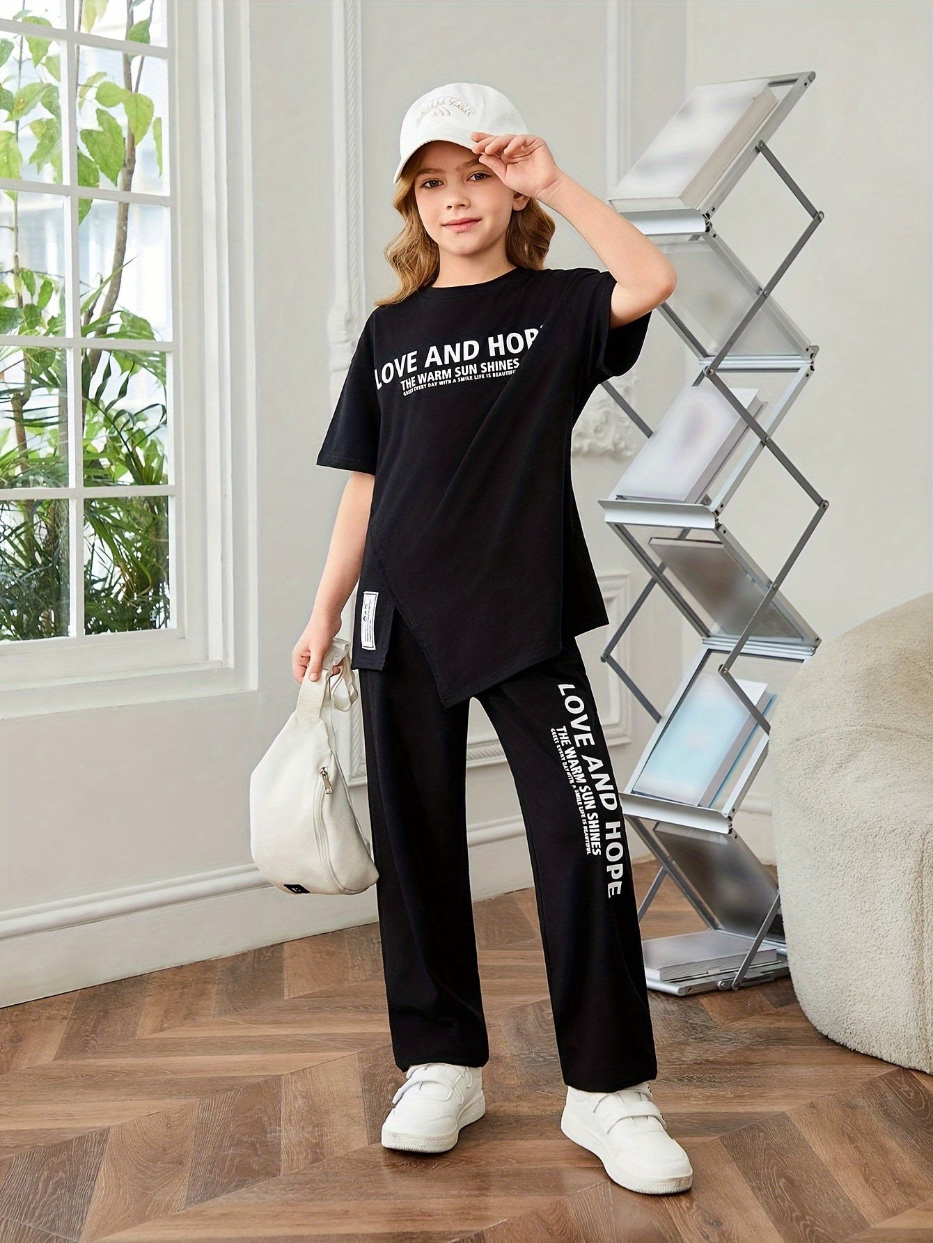 🌟 Girls' 2-Piece Letters Print T-Shirt & Solid Color Pants Set – Comfy & Trendy Summer Outfit 👕