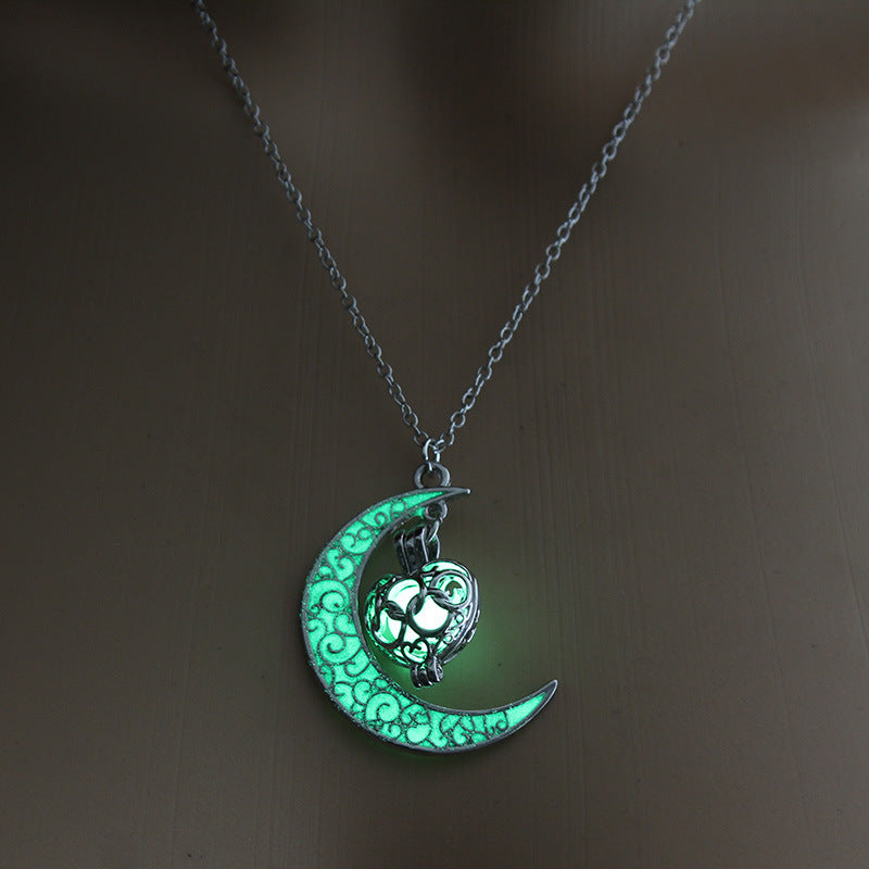 Radiance Glow Pendant Necklace: Silver Plated Chain with Glowing Pendant