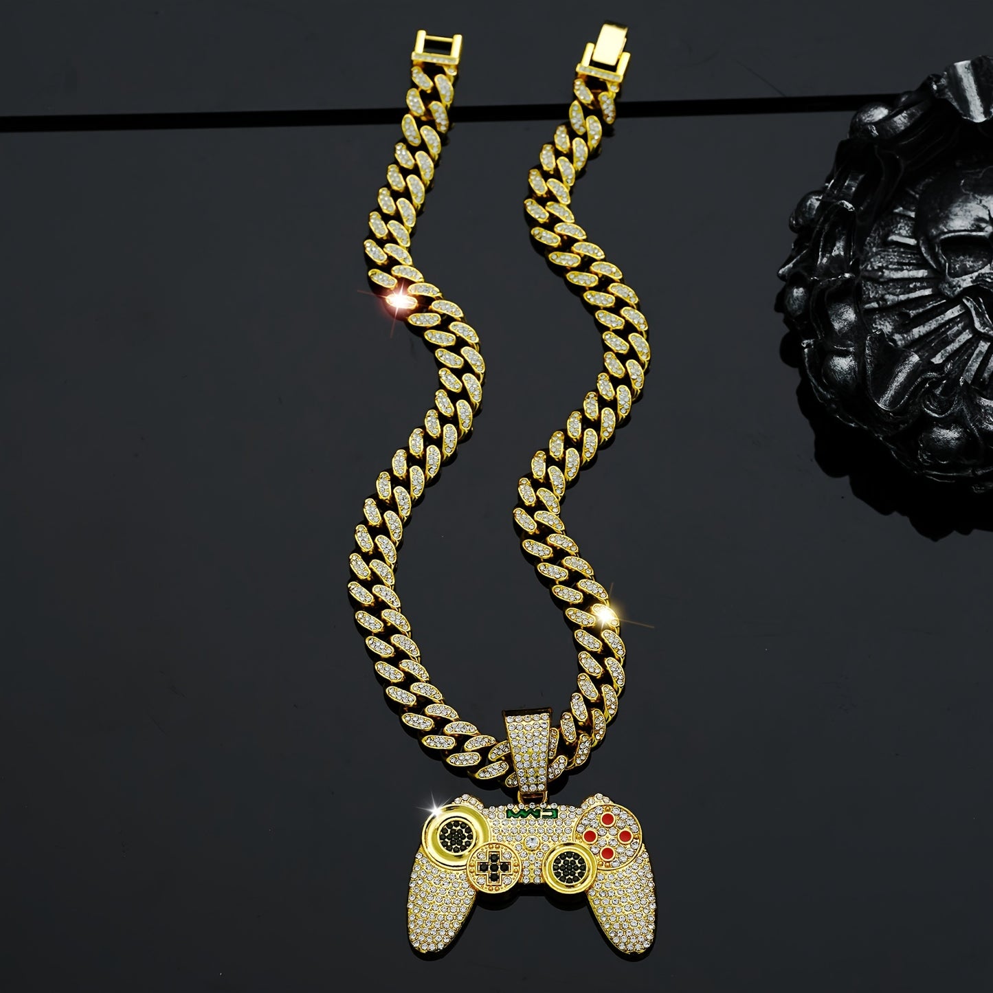 🎮 Retro Game Controller Pendant Necklace – Hip-Hop Cuban Chain Chic 🌟