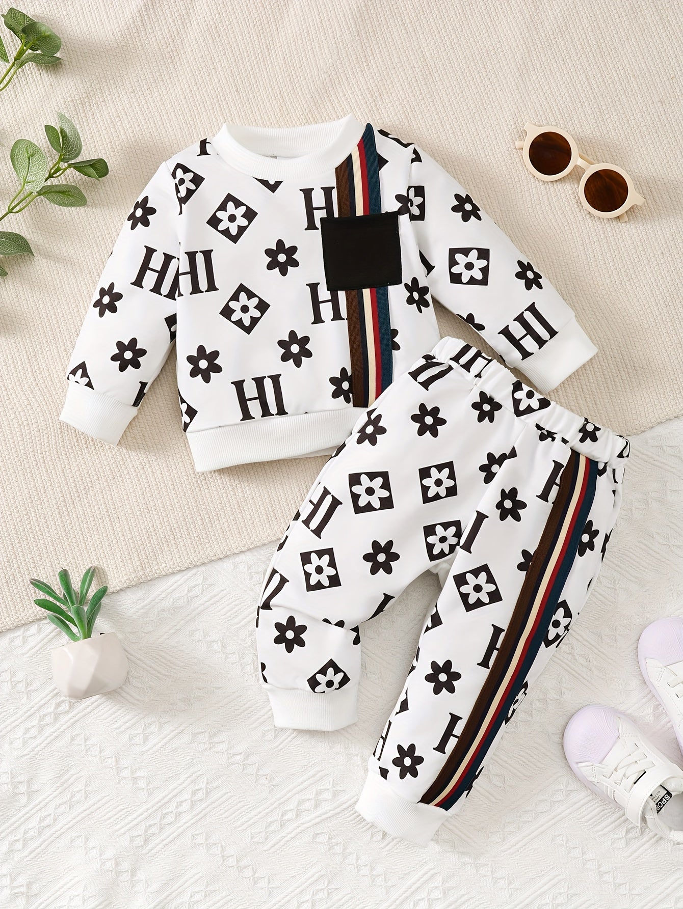 👶 Trendy Geometric Pattern Sweatshirt & Pants Set 🧥👖