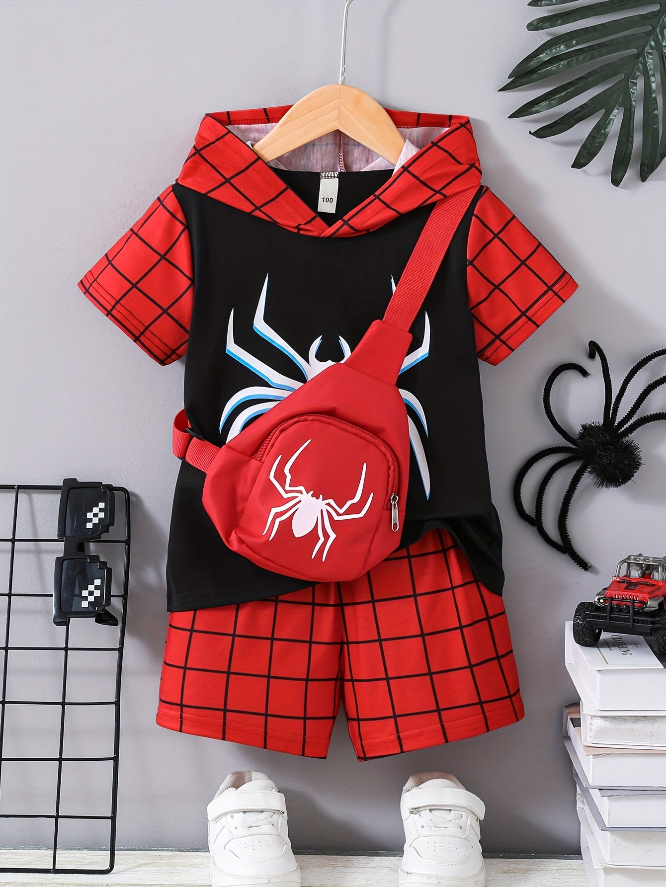 🕷️ Spider & Web Print 2-Piece Set with Crossbody Bag – Cool Short Sleeve Hooded Tee & Shorts for Boys 🌟