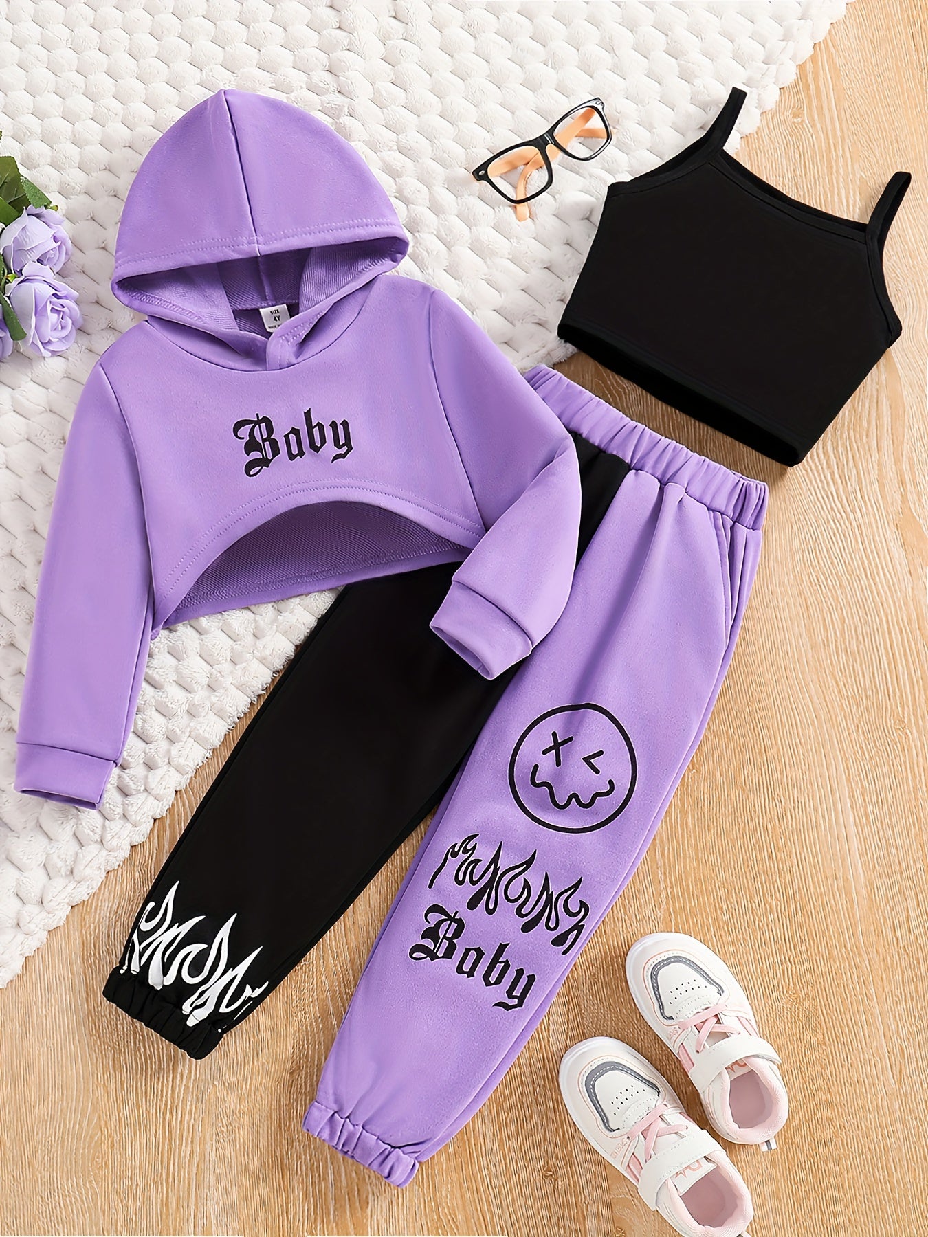 🌟 Trendy 3-Piece Girls' Outfit – Hooded Pullover, Tank Top & Splicing Jogger Pants 👕