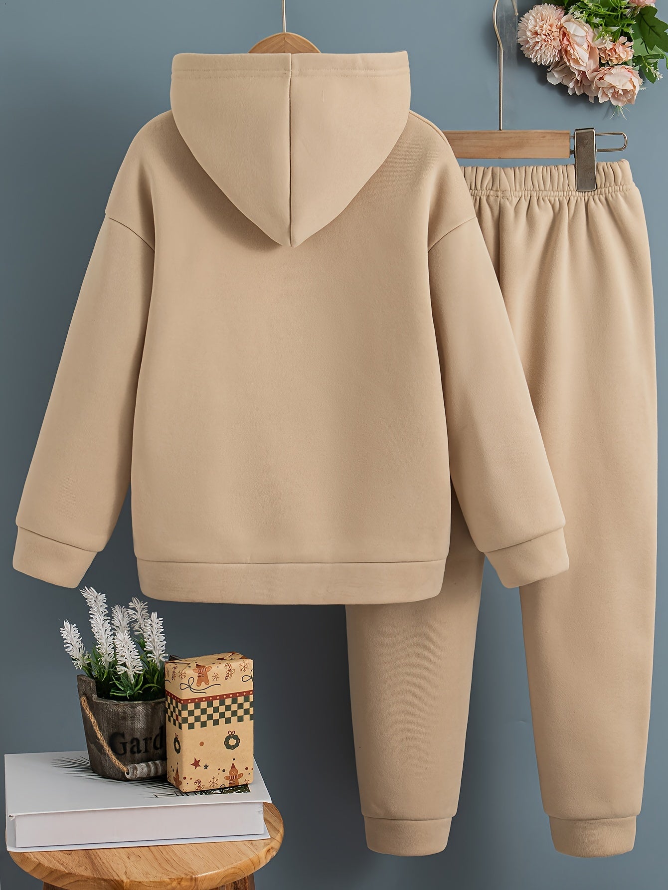 🧥 Creative Portrait Pattern 2-Piece Girl's Long Sleeve Hoodie & Jogger Trousers Set 👚👖